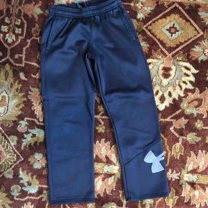 Under armor black sweatpants. Good condition.
